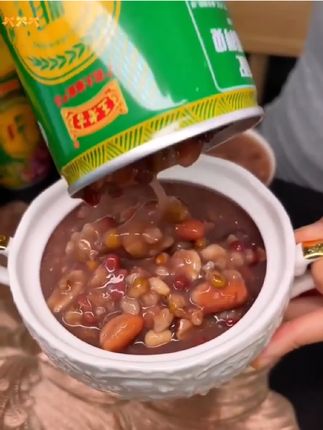 王老吉粗粮八宝粥,这个价格也太划算了!早餐来一罐,好吃营养又健康!#八宝粥 #粗粮 #低卡 #早餐吃什么 #王老吉