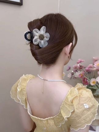 #头饰发饰 #洋气减龄 #太阳花抓夹 #抓夹发型