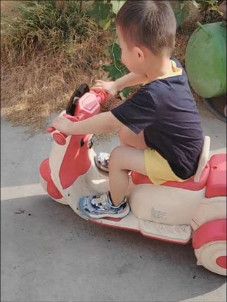#儿童电动摩托车2-5岁小孩宝宝遥控玩具车1-3岁幼儿三轮充电瓶童车