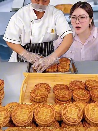 净重2斤【试吃2块】传统广式五仁月饼皮薄馅足广式口味糕点零食月饼#美食 #手工美食 #好吃不贵经济实惠