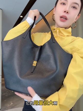 #通勤搭配 简约大气托特包 经典不过时款🥰#头层牛皮女包 #托特包大容量 #百搭气质