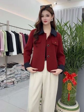 女人如书,封面要漂亮,内容要精致,不管到了哪个年龄 #高级感穿搭 #大衣 #谁穿谁好看系列 #面料舒适透气