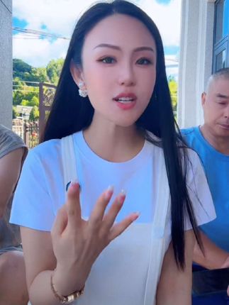 姐妹们:男女同款天然竹纤维体恤断码处理了!原价79.9元,现价29.9元,舒适透气又防污,喜欢就赶紧下单!数量不多,尺码不全了!#我要上热们 #舒适透气又凉快 #防污t恤 #夏季新款男女同款 @芳奢原创(休息中)