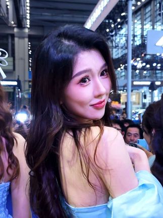 姐姐的飞吻 #大姐姐 #气质女神 #轻熟  #御姐  #车模琪琪