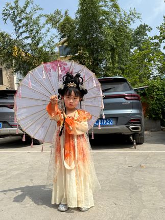 9日报道,山东威海, #一家五口旅游遇车祸1死4伤,#一家五口旅游遇车祸家属发声 #车祸当天儿子生日成父亲忌日 #北京发布楼市新政 #钟某造谣"海啸来袭上海”被行拘