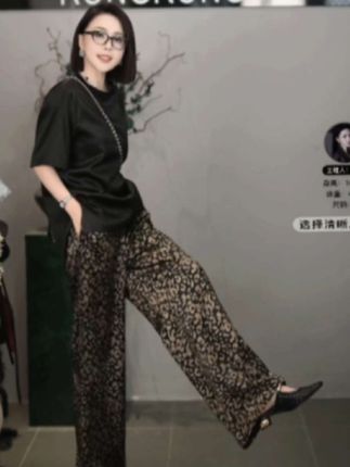 真的好好看啦~~#强烈推荐 溶溶【黑金豹纹】RONGRONG 醋酸混纺缎面豹纹印花直筒休闲裤D-B0107#高级感穿搭 #夏季新品 #轻奢女装 #高端大气