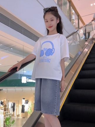 13年的小龙女,身高145体重65斤.衣服试穿150码.同龄孩子你们家身高体重是多少呢。#女童穿搭#童装#女童夏款套装