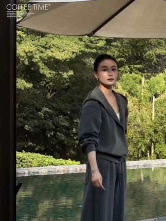 悦力已悦人 风生水气#休闲减龄穿搭 #出游穿搭 #卫衣 #套装 #今天穿什么