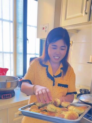 活动来了,油房榨的菜籽油,炸油条,炒菜都可以,俺一直吃的都是乡们搂他,价格实惠……