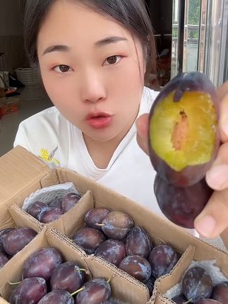 #体育生跑鞋 #菲律宾裁判 #若羌灰枣 #青梅 #蓝莓