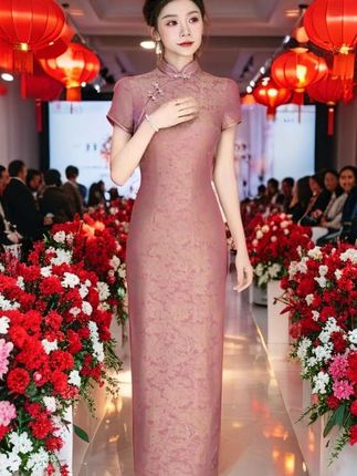 #轻松解锁秋季穿搭#早秋这样穿包好看#早秋不费力显贵穿搭#喜婆婆喜妈婚宴装#早秋秀场抄作业告别路人感@DOU+小助手