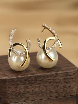 轻奢素款经典女耳坠时尚气质耳环2025新款爆款高级感#时尚气质耳环 #高级感 #谁戴谁漂亮 #爆款热卖中 #精致女人必备 @抖音小助手