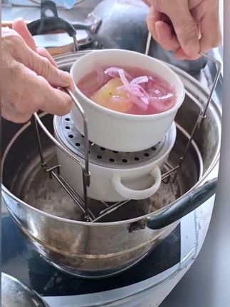 多功能厨房防烫不锈钢蒸格家用可伸缩提盘器隔水蒸屉取盘器夹盘器 #万能的抖音 #多功能防烫提盘夾#不锈钢伸缩蒸架#抖音推广 @DOU+小助手