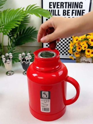 天冷了,家里一定要有一个这样的保温壶,它不仅颜值高,而且保温效果也很好。它是玻璃内胆的,可以长效保温,随时都能喝到热乎乎的水了。#保湿瓶 #开水瓶