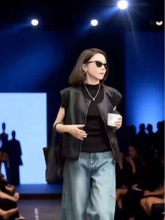 #早秋穿搭三分钟出门不是梦 #早秋贵气感穿搭   #被秋日氛围感穿搭拿捏了 #晒晒我的秋日穿搭  #秋冬都市硬核穿搭