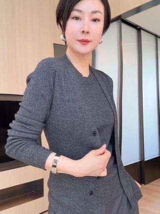 灰色叠buff 慵懒感直接拉满 一套穿到天荒地老的松弛感穿搭#穿着舒适 #松弛感#氛围感优雅 #优雅新时尚 #穿搭多样性