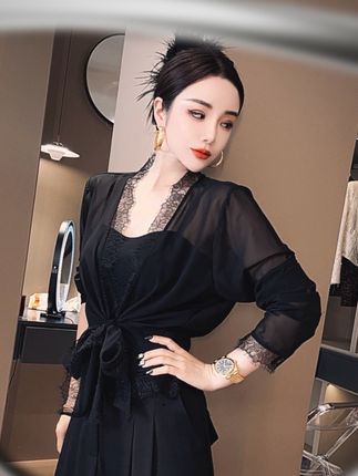 原创防晒开衫#原创 #小众设计感 #美出高级感 #谁穿谁好看 #气质穿搭 @DOU+小助手 @抖音小助手