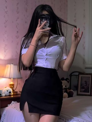 #时尚气质穿搭 #女装穿搭#今日穿搭#衬衫短裙#谁穿都好看