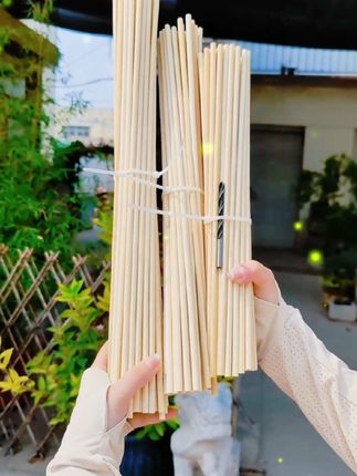 献给孩子的童诗集。治 愈人心又充满想象力的童诗,于睡前温暖的灯光下陪伴孩子一起读一读,随便一句写进作文里,都是锦上 添花,作文想不拿高分都难#作文素材 #好书分享 #让阅读成为一种习惯 #童诗 #图文