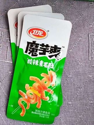 卫龙魔芋爽#追剧小零食 #零食推荐 #解馋 #魔芋爽