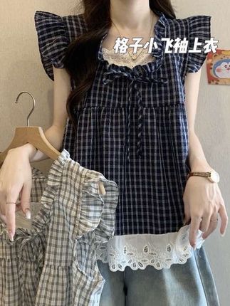 韩系时尚格子假两件衬衫花边拼接减龄无袖娃娃衫木耳边小飞袖上衣#套装穿搭 #女装穿搭 #韩系格子上衣#减龄娃娃衫#小飞袖上衣