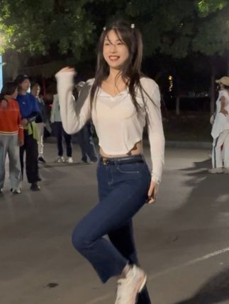 #牛仔裤 #魅力穿搭 #舞蹈独舞 #最美舞者 #牛仔裤穿搭