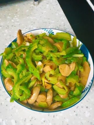 苦瓜炒面筋#美食 #乡村守护人#三农 #夏季美食分享 #苦瓜