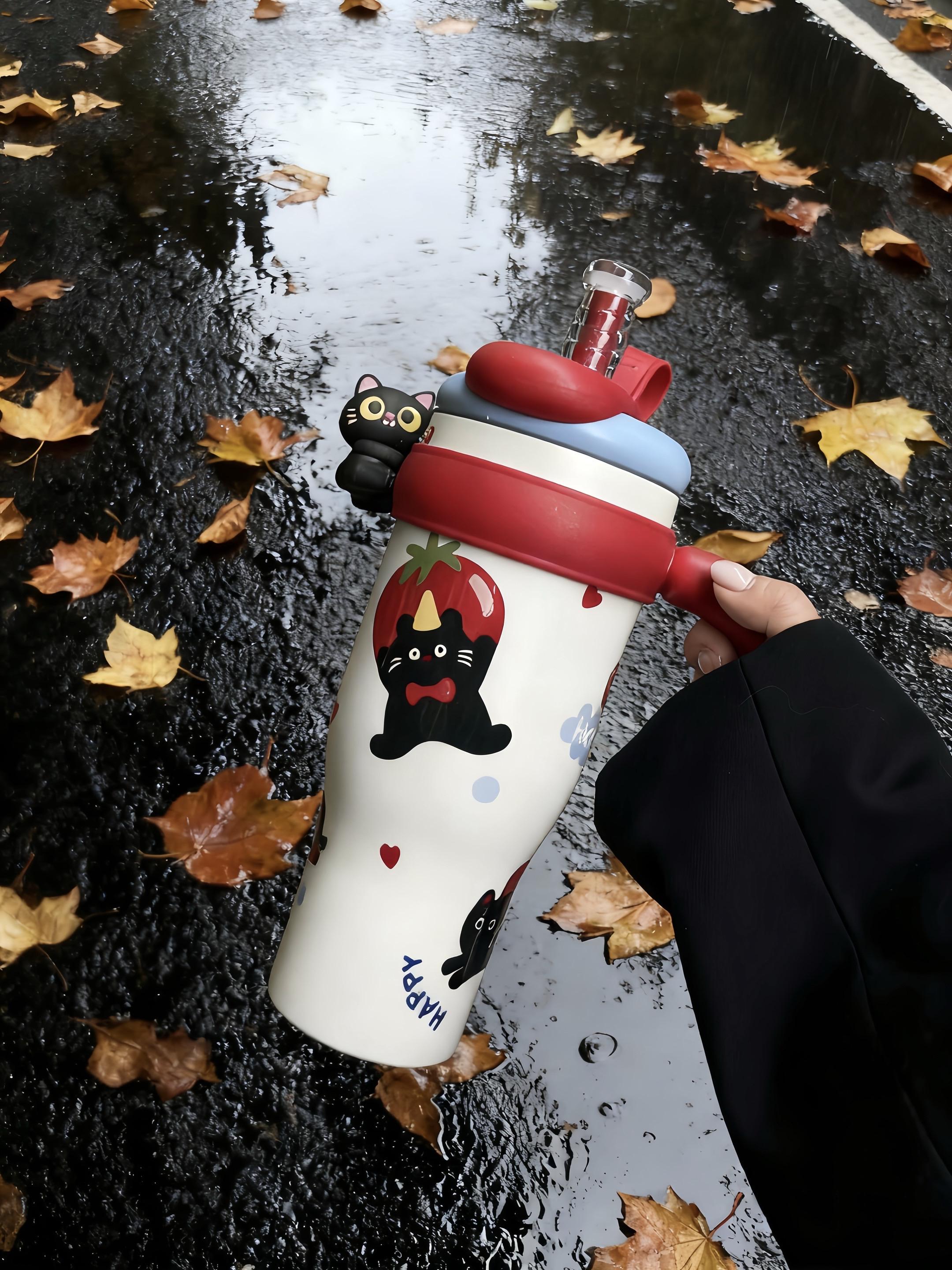 幸福是秋天收到好朋友送的抱抱玩偶水杯~#吸管杯 #保温杯 #幸福感爆棚 #多喝水