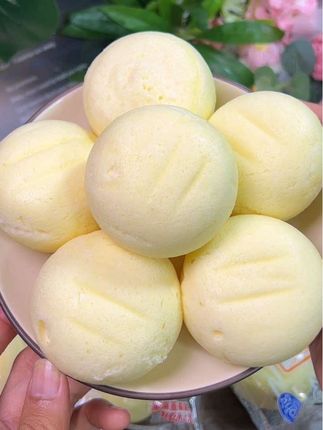 早餐不知道吃什么快尝尝这个#港荣蒸蛋糕 吧!松软香甜湿湿软软的真的巨好吃哦!#早餐吃什么 #蒸蛋糕 #强烈推荐 #点心美食