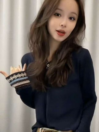 #针织衫 #高级感穿搭 #洋气减龄 #谁穿谁好看 #面料柔软舒适