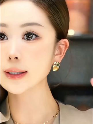铜合金合成锆石耳饰 时尚优雅珍珠耳钉2025新款高级感气质耳环女。   #时尚饰品 #耳饰 #精致女人必备 #网红饰品 #百搭耳饰