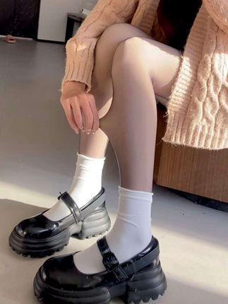 #秋冬穿搭 秋冬穿搭怎么少得了 #黑透肤 搭配长靴#显高显瘦显腿长