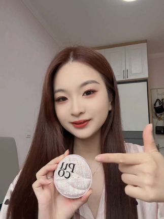 可以直接当做底妆来用的puco滤镜粉饼,早八通勤的姐妹,真的可以试试,有妆感无粉感,高级妆效就靠它啦#puco滤镜粉饼 #柔焦妆感 #种草好物 #冷白皮特效