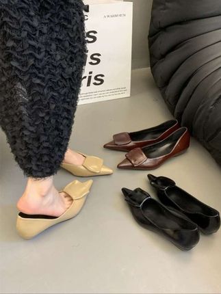 2025秋季新款法式气质红色粗跟尖头单鞋配裙子百搭黑色低跟女鞋#秋季新款 #单鞋女 #百搭 #女鞋推荐 #好看