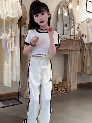 #女童短袖套装 #萌娃穿搭 #谁穿谁好看 #运动套装 #生女儿就是用来打扮的 @DOU+小助手 @DOU+上热门