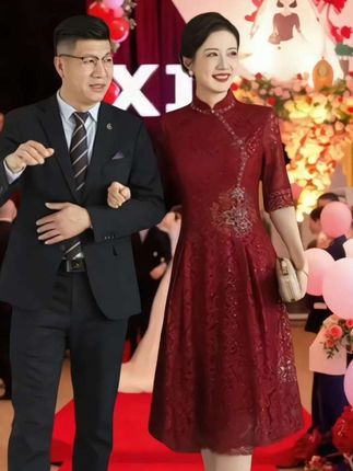 红色喜婆婆婚宴装礼服旗袍!#喜婆婆喜妈妈婚宴装 #喜婆婆妈妈装 #喜婆婆喜妈妈婚宴礼服 #喜婆婆旗袍