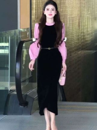 新款设计感连衣裙2025早秋韩系穿搭修身显瘦长袖花朵拼色长款裙子面料柔软舒适,穿出自己的感觉,胖瘦都能穿,谁穿谁好看