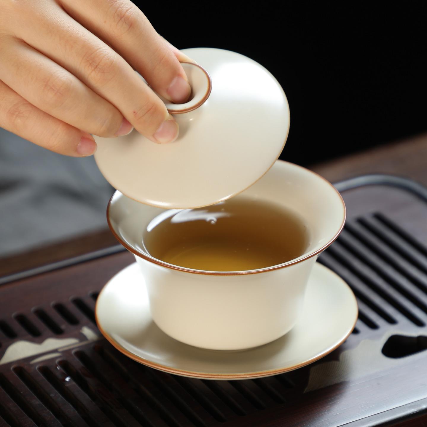 得闲饮茶😂#盖碗 #喝茶 #汝窑 #汝瓷 #悠闲惬意