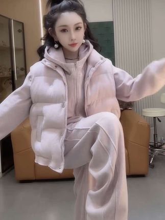 秋季新款时尚显瘦气质网红高档套装女高级加绒宽松大码三件套#爆款女神衣来袭 #美搭尽显女神范 #谁穿谁好看系列 #外套穿搭 #洋气减龄 @抖加🔥上热门🔥dou+🔥热点宝