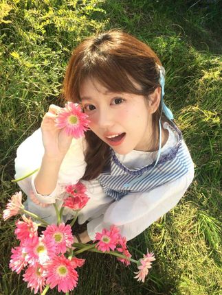 #张予曦毕雯珺真拍了红裙抱 #深情眼 #张予曦 #毕雯珺