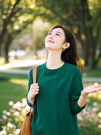 #秋冬穿搭新鲜感在线 #早秋穿搭三分钟出门不是梦 #秋季微胖穿搭测评 #初秋一周不重样穿搭 #早秋时尚大码卫衣外套穿搭
