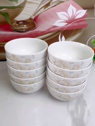 山茶花4.5英寸陶瓷米饭碗 喝汤吃饭米饭碗,这个价到手10只超划算,还是高温釉下彩工艺可进微波炉消毒柜#米饭碗#山茶花米饭碗#陶瓷餐具