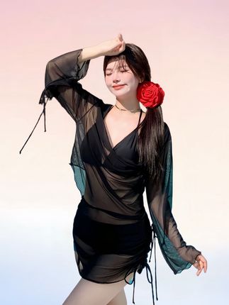 遮肉露背分体泳衣,女款纯欲风小胸绑带温泉泳衣蕾丝显瘦战袍短款 #遮肉显瘦泳衣 #泳衣#泳衣准备好了 #度假穿搭 #上热门🔥