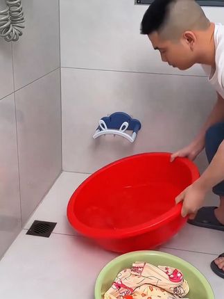 脸盆收纳架免打孔壁挂卡通家用无痕上墙实用#脸盆收纳架 #免打孔收纳架 #无痕上墙神器 #收纳神器