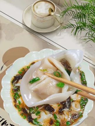 #思念上汤小云吞 #云吞 #馄饨 #抄手 #思念 早餐或夜宵吃上这么一碗美味速食馄饨 简单方便还营养@DOU+上热门