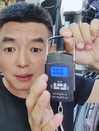 高精度手提电子秤!好用方便实惠!#电子秤#手提电子秤#高精度手提电子秤#实用好物#超便宜超划算