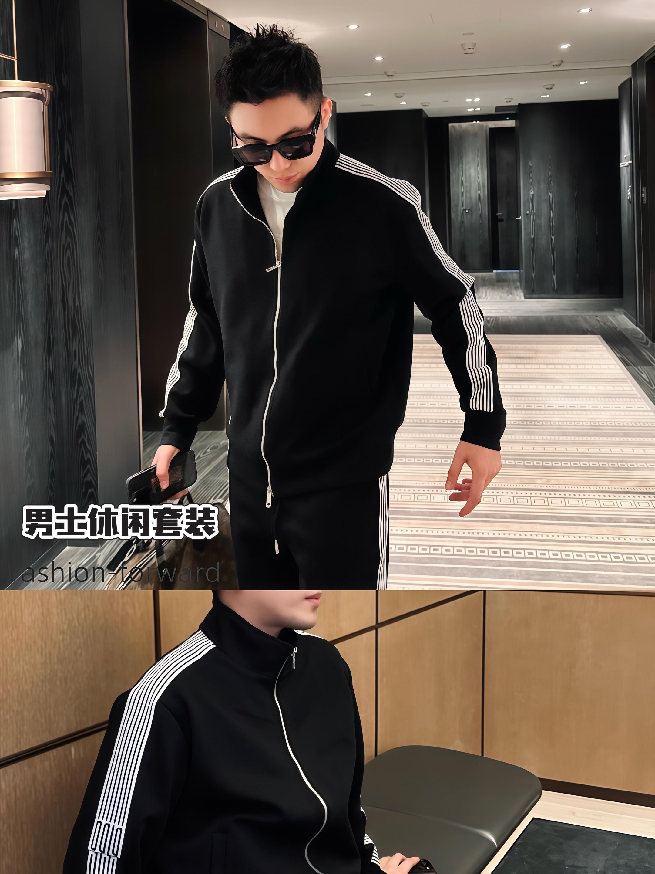 李查德蜜蜂织带套装|秋日痞帅天花板! 家人们谁懂啊这套【蜜蜂织带套装】直接把我帅晕了!李查德家的弹性液氨棉立领夹克配休闲长裤,上身瞬间变身街头焦点~面料软糯到像云朵包裹全身,活动自如不紧绷,立领设计自带拽哥气场! 版型绝了!裤子微喇剪裁修饰腿型,搭配同系列织带元素超有记忆点;外套腋下透气孔+隐藏口袋,细节控狂喜!配色低调高级灰调为主,黄黑皮也能轻松驾驭~ 日常出街/约会/通勤一套搞定,懒人必备的省心穿搭模板来啦!你们觉得这套适合什么场合穿呀?评论区交出你的搭配灵感叭~ #男生穿搭 #春秋穿搭 #品质男装 #潮男穿搭 #每日分享