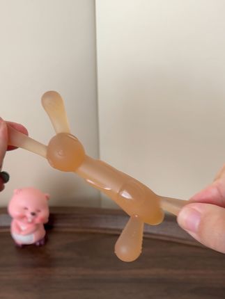 解决出牙期难题!小兔子牙胶从材质到设计全到位:安全硅胶放心咬、多档啃咬点解痒,仿拇指造型成宝宝“心头好”#小兔子牙胶 #minitutu #兔子牙胶 #宝宝牙胶 #宝宝玩具