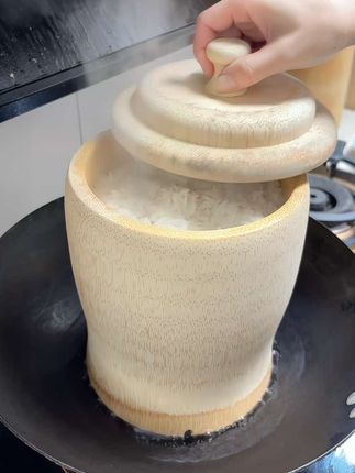 #大米饭 #竹筒饭 #大米新吃法 #竹根蒸饭桶 #竹筒粽子