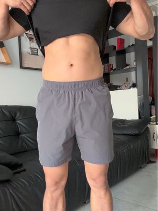 #蔡徐坤黑皮衣slay巴黎